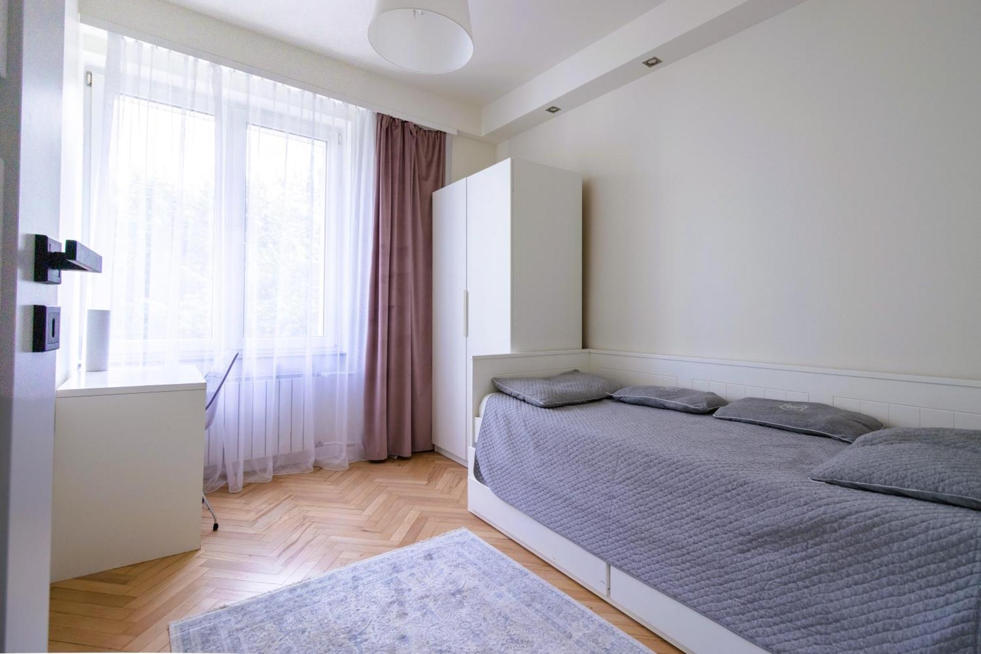 Renovated 3 Apt. Near Polin/oldtown Apartmán