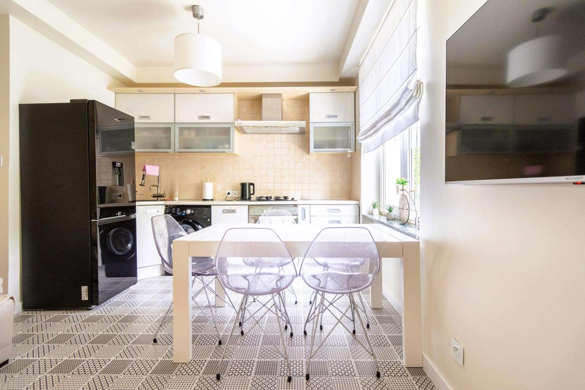 Renovated 3 Apt. Near Polin/oldtown Apartamento